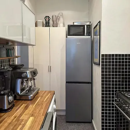 Design Flat With Stucco In Central Norrebro *